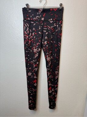 Sweaty Betty Floral to Black Reversible Leggings Size Medium Yoga Workout Gym